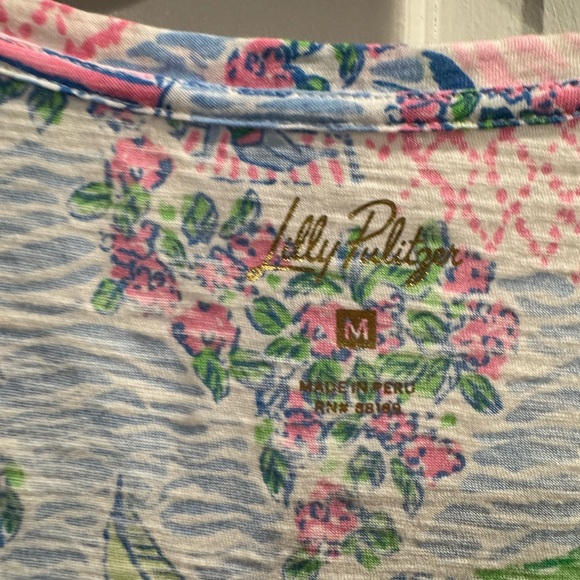 NWOT Lilly Pulitzer Etta V Neck Tee Lilly Loves Martha’s Vineyard Womens Medium - Picture 4 of 5